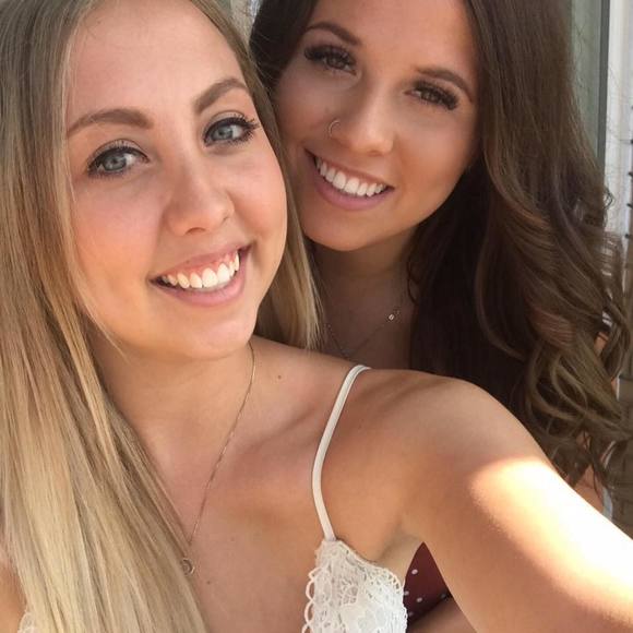 Meet your Posher, Caytie - Picture 1 of 1